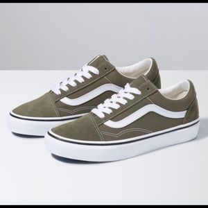 Grape Leaf/True White Old Skool Low Vans - Size 7